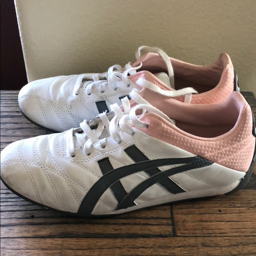 ASICS budokan 6.5